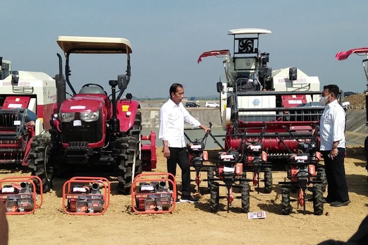Jokowi-Luncurkan-Taksi-Alsintan-Untuk-Petani